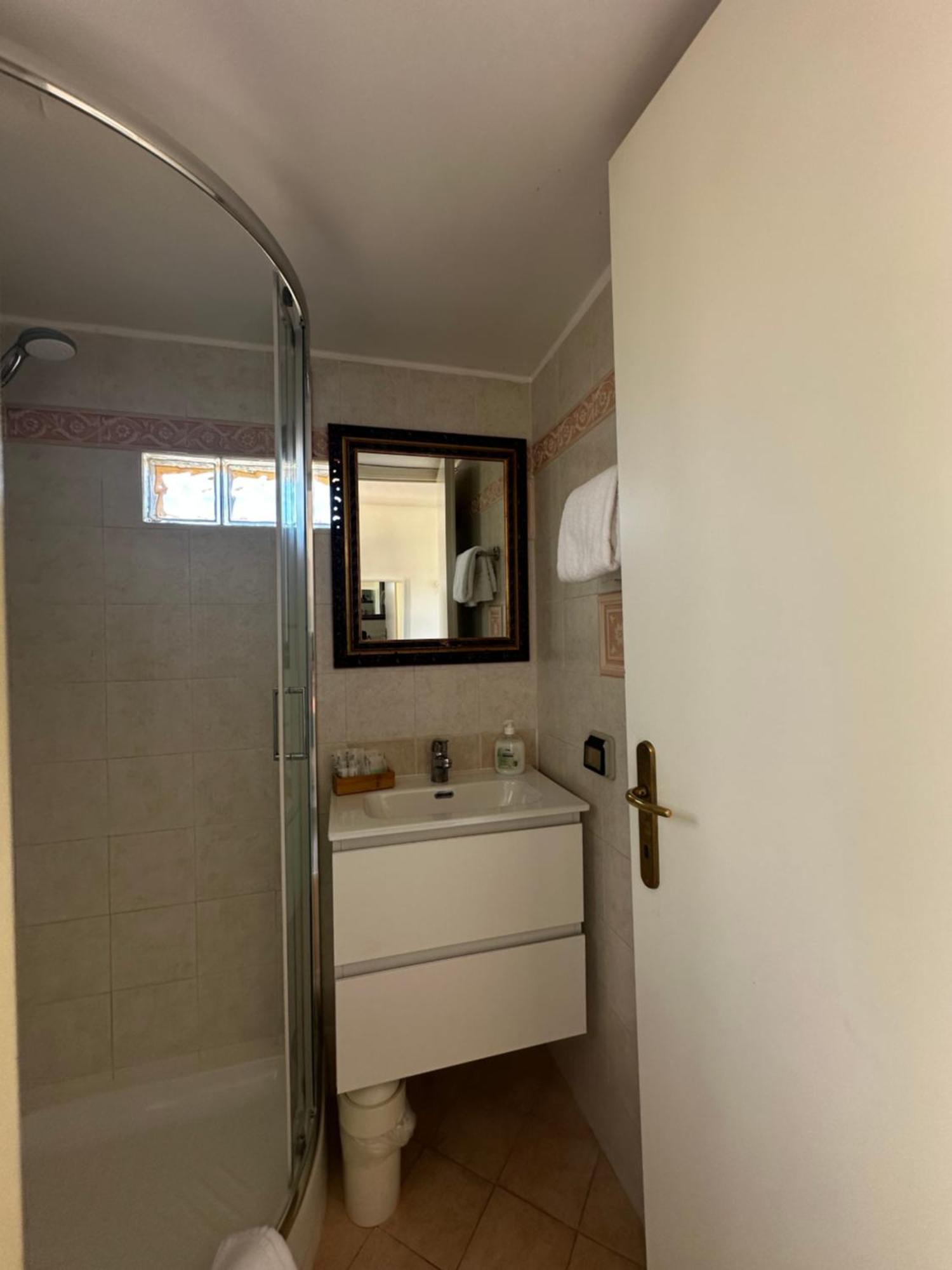 All Comfort Astoria Palace Roma Esterno foto